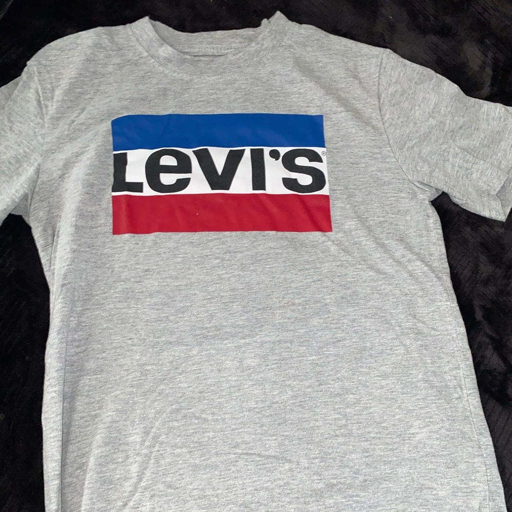 Levi’s shirt